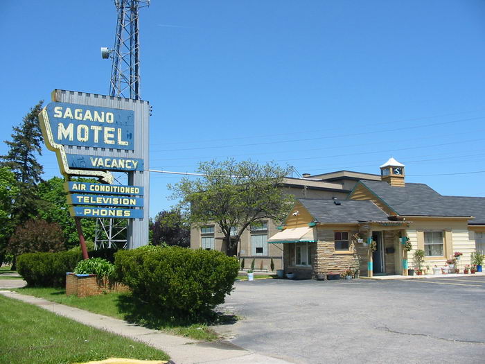 Sagano Motel - 2002 Photo (newer photo)